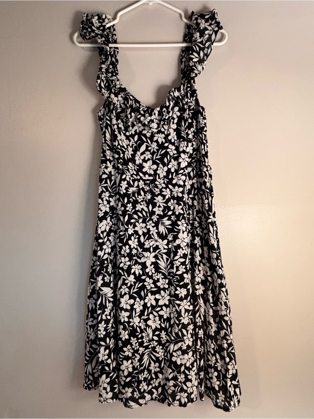 Old Navy Black & White Floral Ruffle-Strap Midi Dress